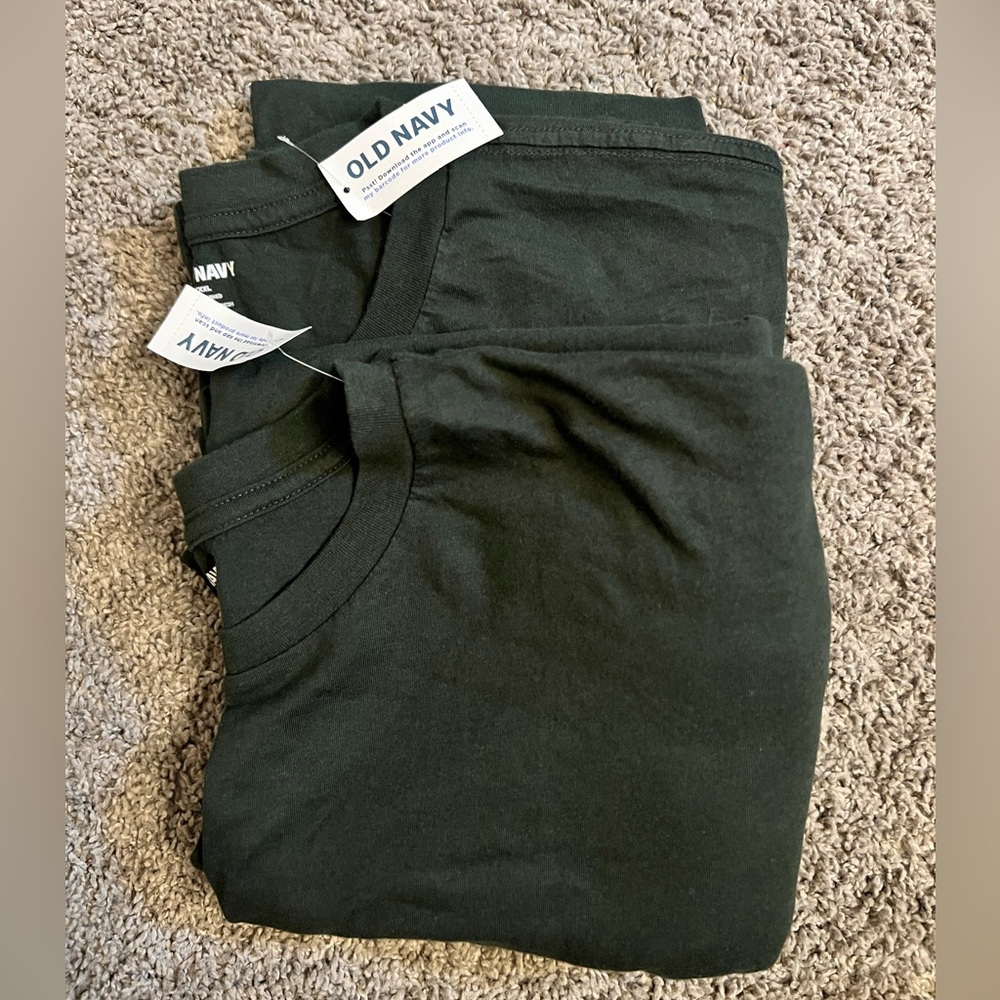 Lot #420 Set of two Old Navy Forest Green Men's Short Sleeve Tee - Picture 5 of 5